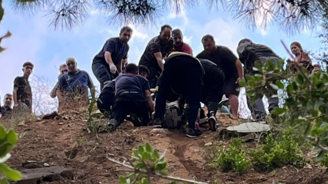 Kadirli'de Otomobil Uçuruma Yuvarlandı 1 Yaralı (1)
