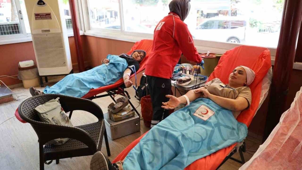 Kan Ve Kök Hücre Bağışı Kampanyasına Vatandaşlardan Yoğun İlgi (2)