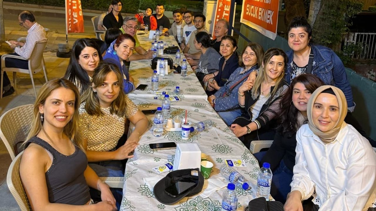 Kokusu Ankara’yı Sardı! Kadirli Sucuk Ekmeği İçin Başkentte Dev Buluşma (2)