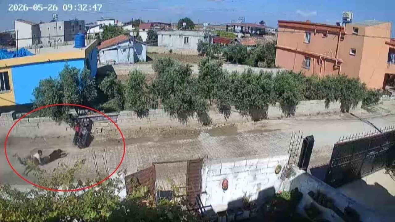 Motosikletle Tek Teker Yapan Gençlerin Duvara Çarpma Anı Kamerada (1)