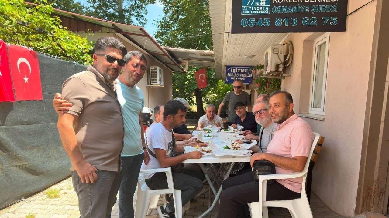 Osmaniye Altı Nokta Körler Derneği'nden Babalara Özel Hediye (2)