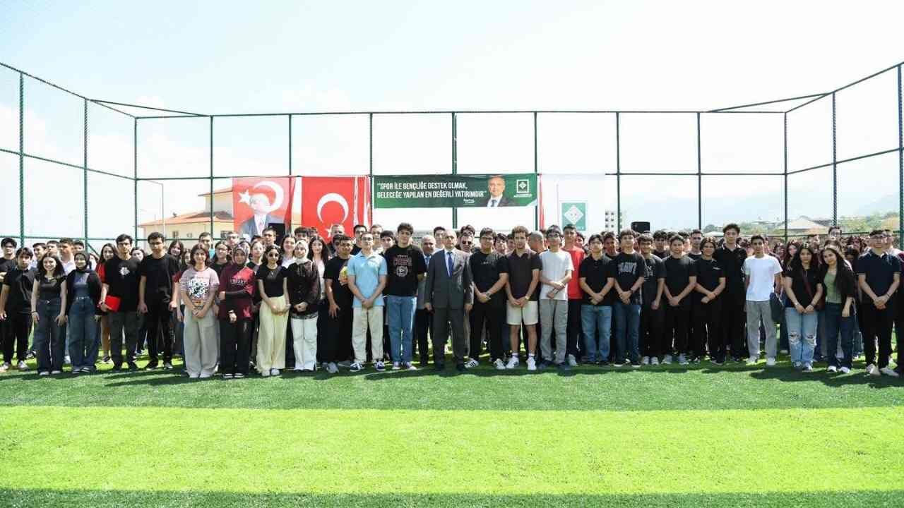 Osmaniye Belediyesinden Karne Gününde Öğrencilere Büyük Sürpriz (2)