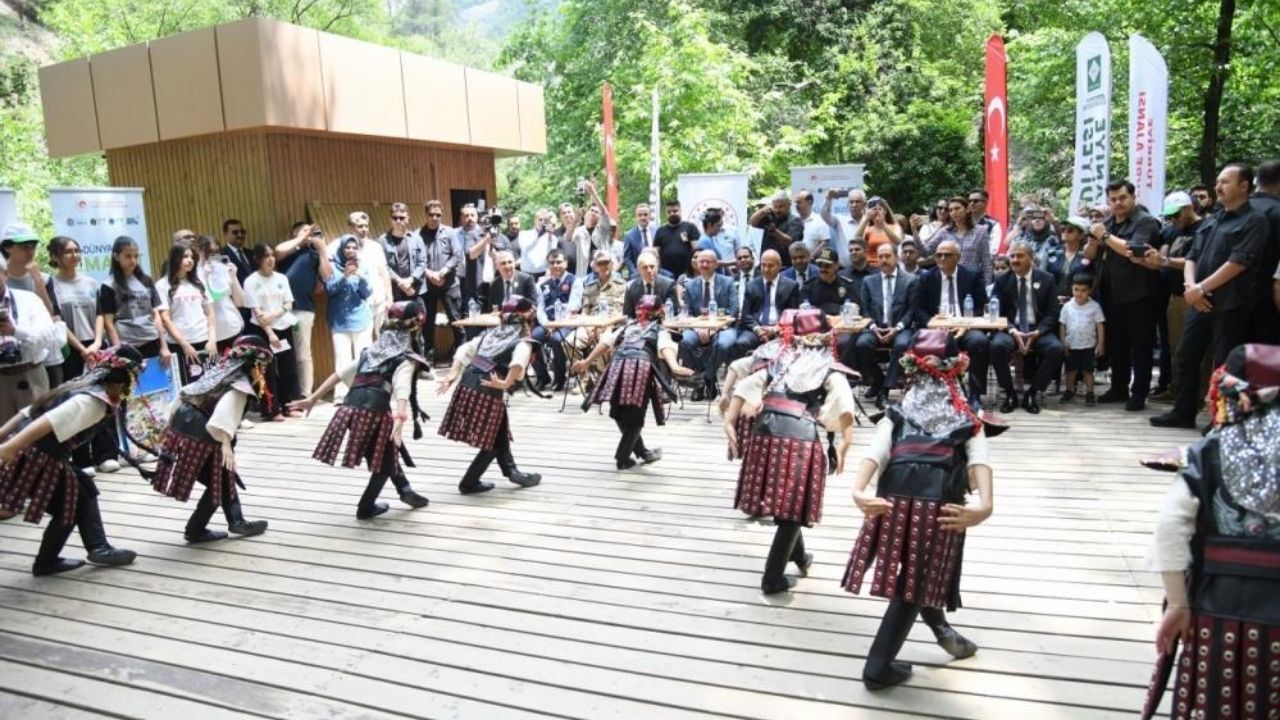 Osmaniye Karaçay Şelalesi.jpg Kartal Dansı