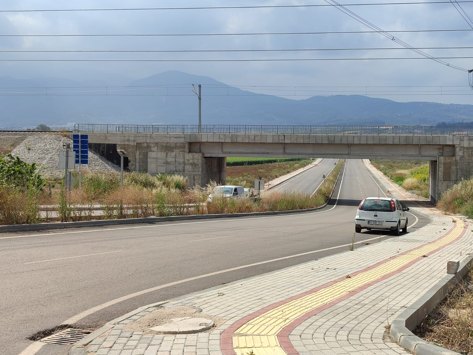 Osmaniye Toprakkale Yolunda Trafik Lambası Eksikliği Tepki Çekiyor1