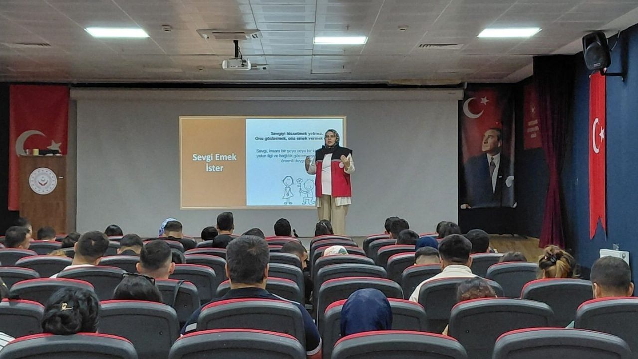 Osmaniye'de Evlenecek Gençlere Büyük Destek Bu Eğitimi Almadan Nikah Masasına Oturmayın! (2)