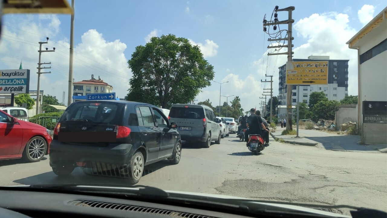 Osmaniye'de Karne Günü Trafiği Kilitledi1