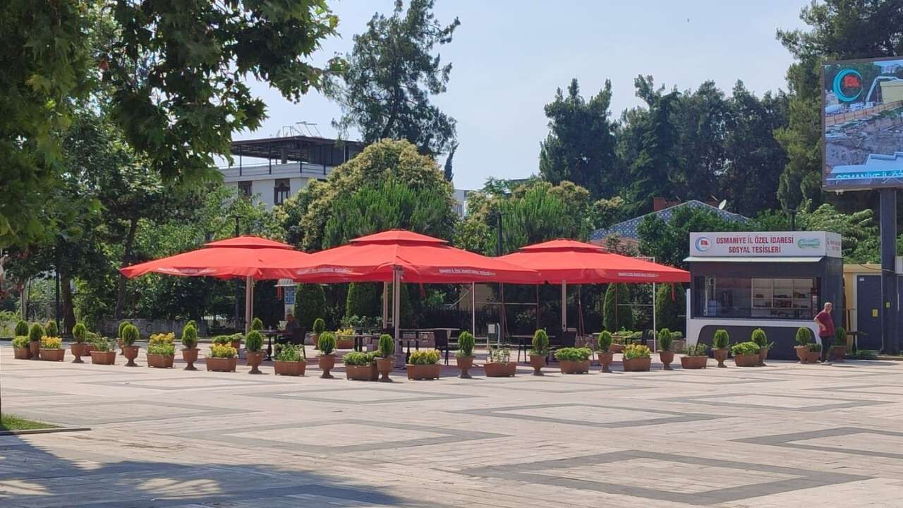 Osmaniye'de Meydanda Serin Kaçış