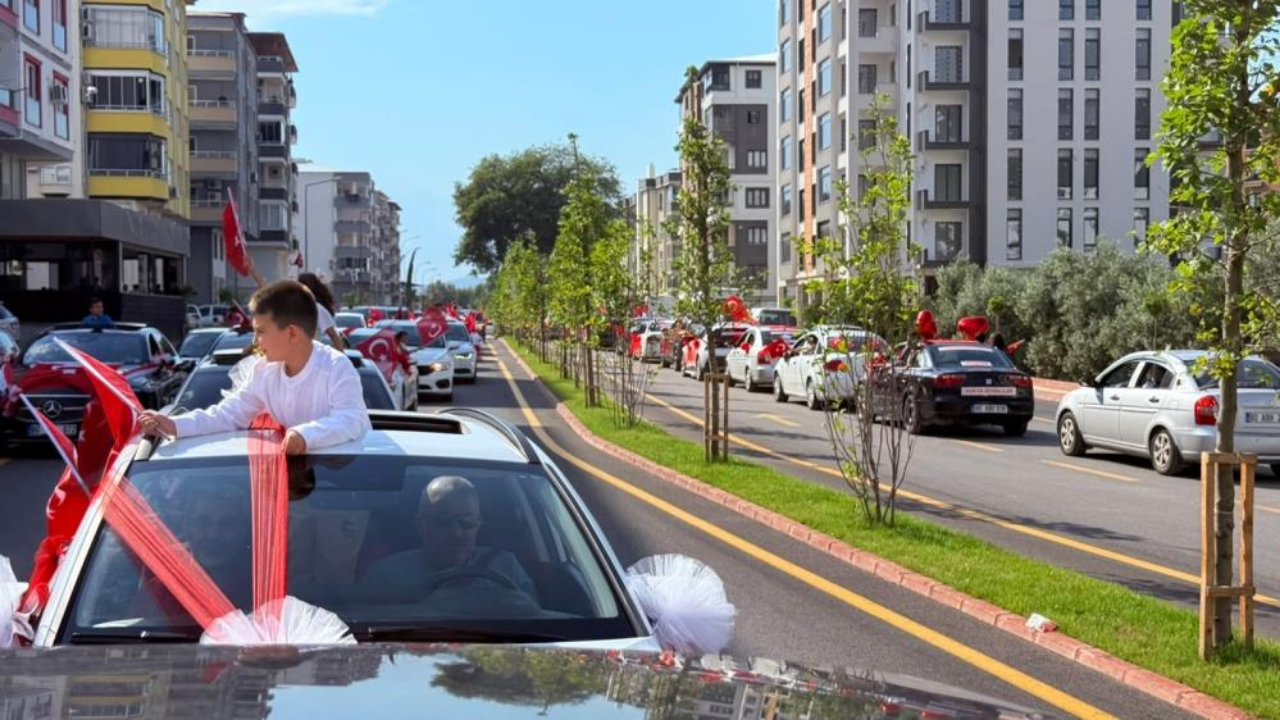 Osmaniye'de Minik Öğrencilerden Görkemli Mezuniyet Ve Hatim Konvoyu