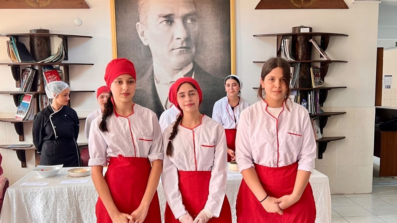 Osmaniye'de Rahime Hatun Kız Mtal'de Genç Şefler Yarıştı