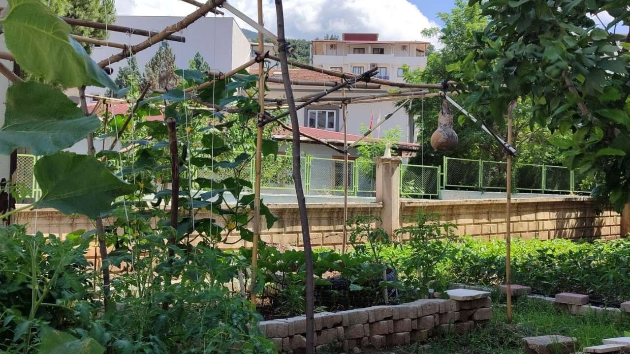 Osmaniye'de Site Sakinlerinin Dikkat Çeken Girişimi!