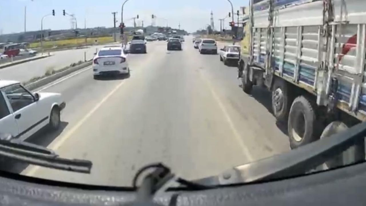 Osmaniye'de Trafik Durdu, Fermuar Sistemi İtfaiyeye Yol Açtı (1)