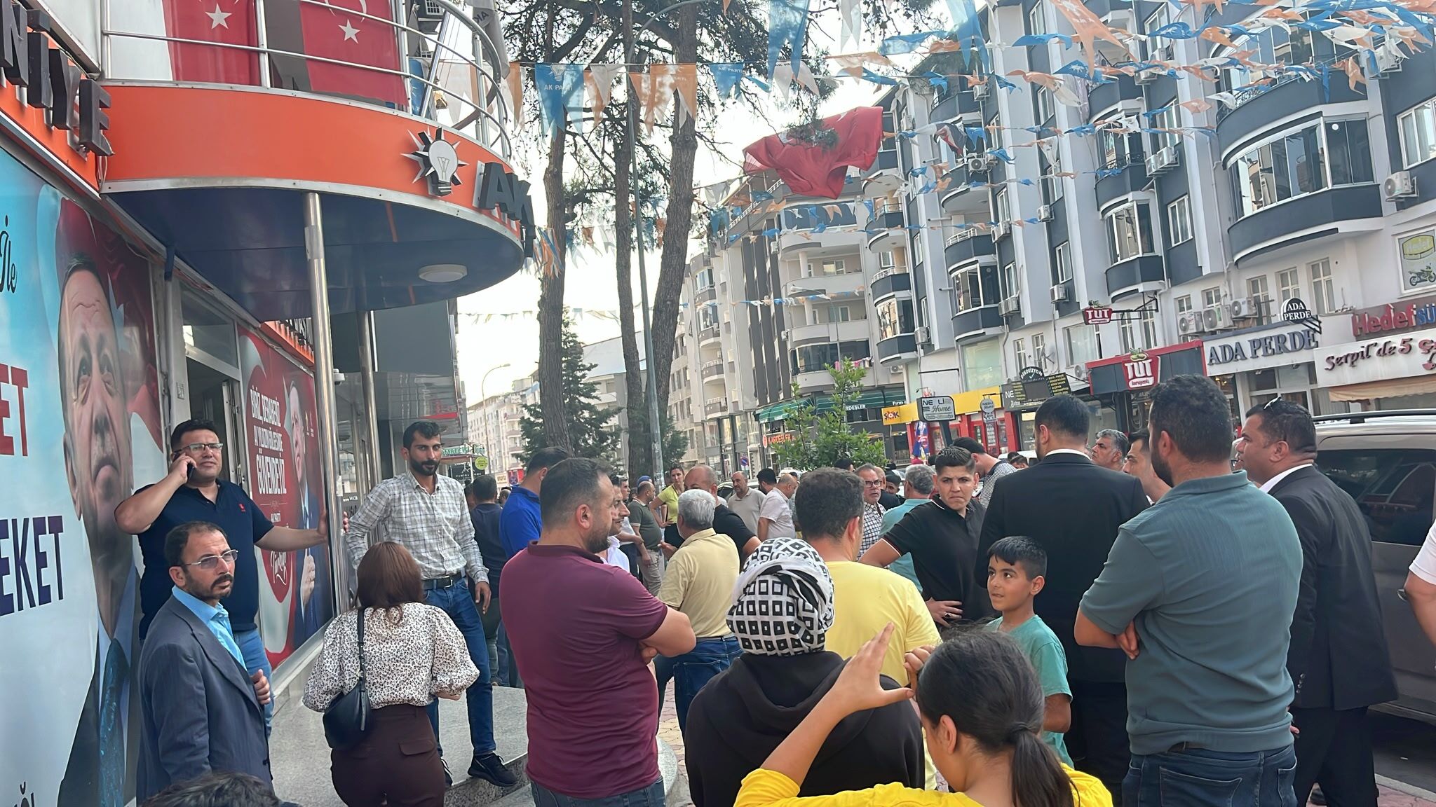 Osmaniye'de Yayla Sakinlerinden Ak Parti Önünde Yıkım Protestosu2