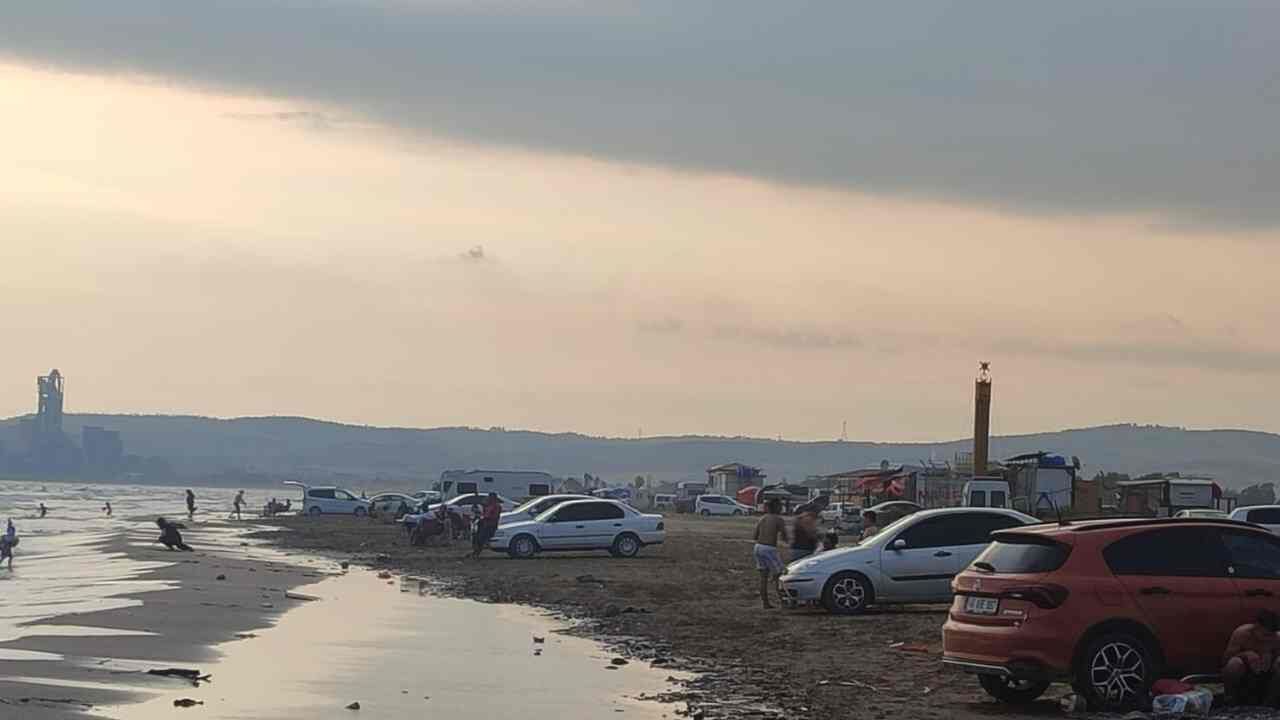 Osmaniyeliler Burnaz Sahili’ne Akın Etti (1)