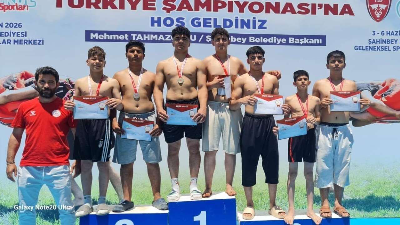 Osmaniye'nin Altın Çocukları Minderi Rakiplerine Dar Etti!