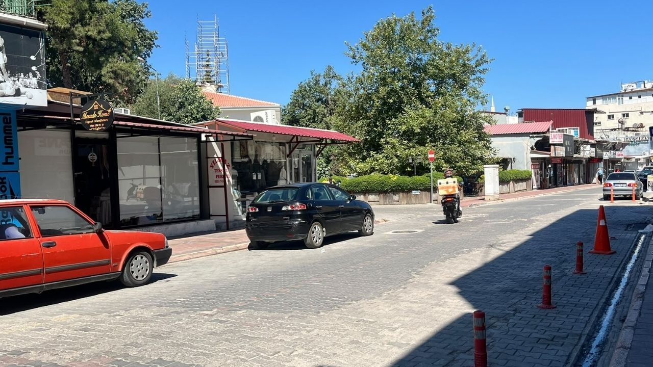 Osmaniye'nin Kavurucu Yaz Sıcaklarıyla Sokaklar Boşaldı, Vatandaş Klimaya Sığındı