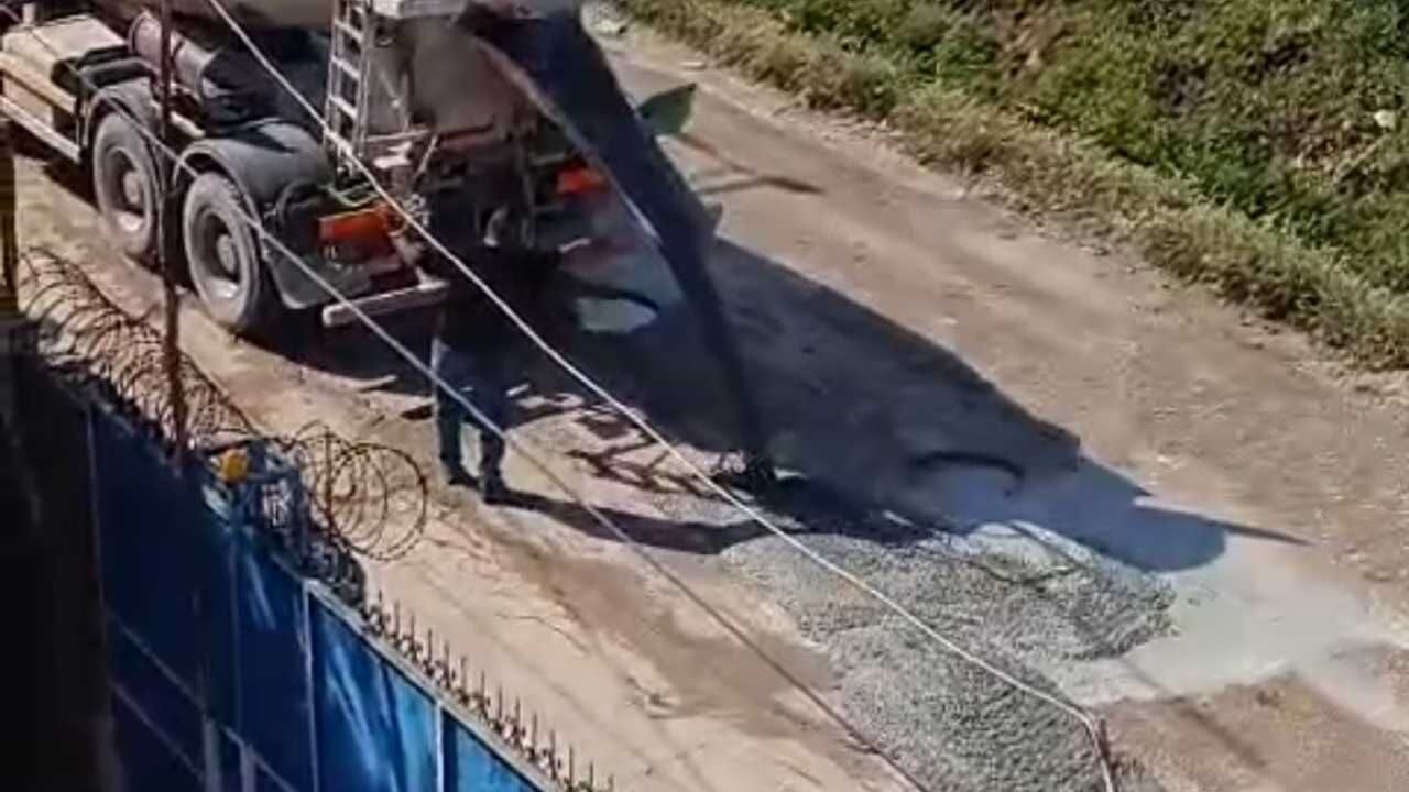 Umudu Kesen Vatandaş Çukuru Cebinden Ödeyip Betonla Kapattı (2)
