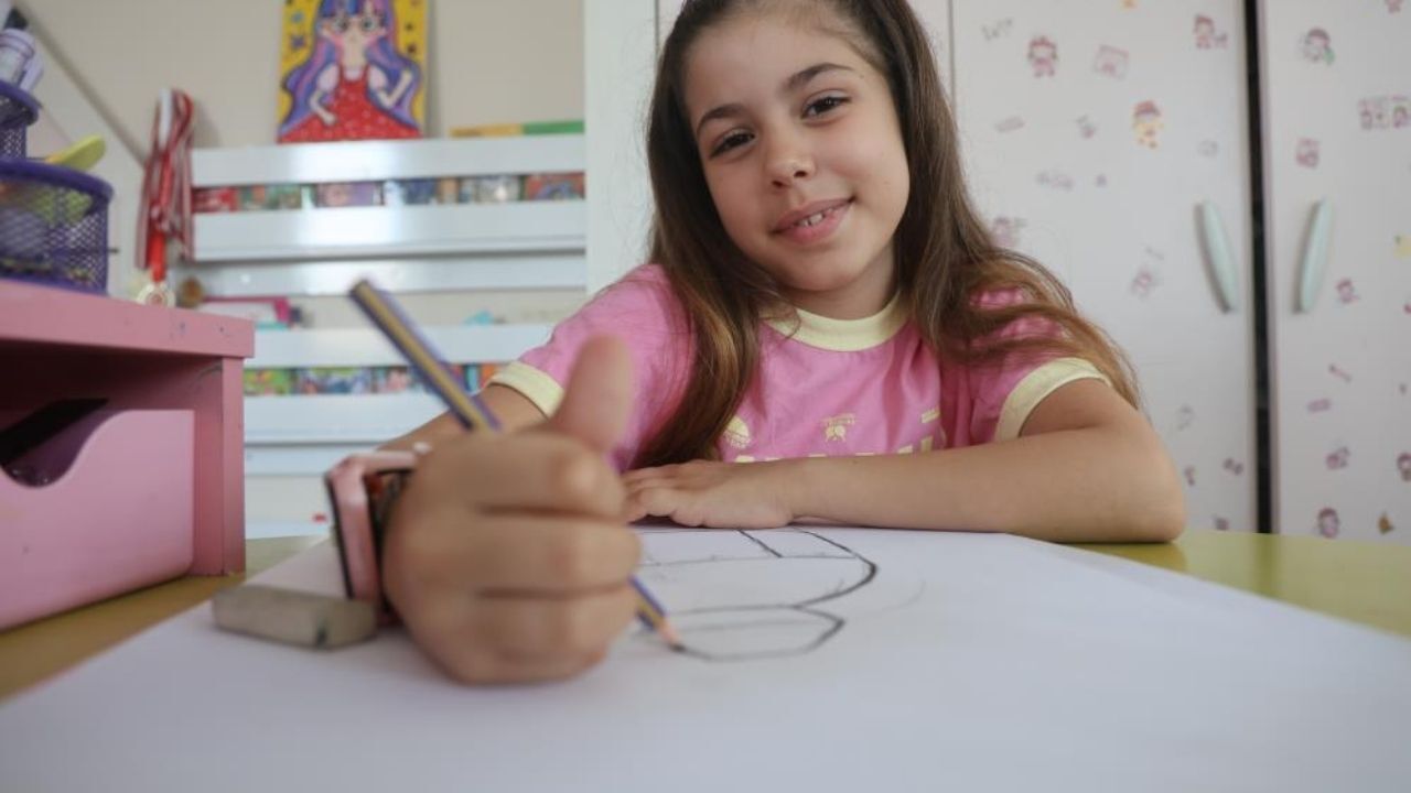 300 Bin Kişiyi Geride Bıraktı! 8 Yaşındaki Asya Dünya Birincisi Oldu (2)