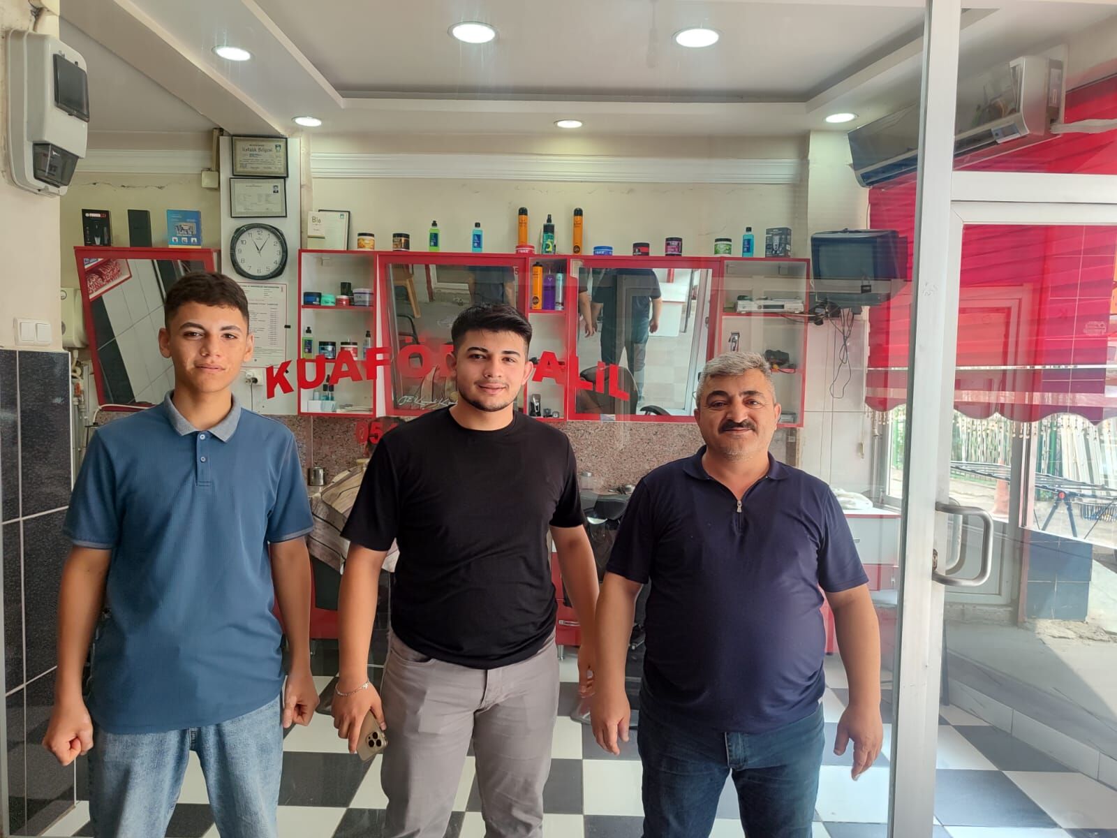 39 Yıldır Aynı Makas, Aynı Dükkân.. Osmaniye'de Berber Halil Usta'nın Hikayesi2