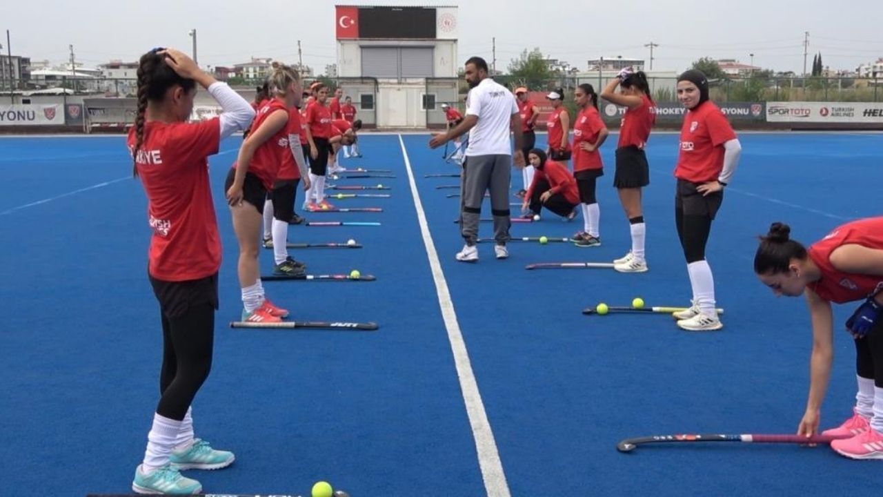 A Milli Kadın Hokey Takımı Şampiyonluk İçin Osmaniye’de Kampta! (2)
