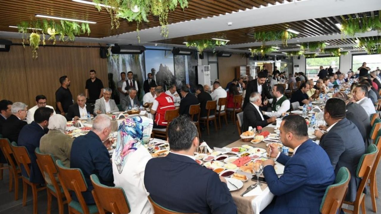 Ak Parti Genel Başkan Yardımcısı Belgin Uygur Osmaniye'de Konuştu Terörsüz Türkiye Hedefimize Ulaşacağız (1)