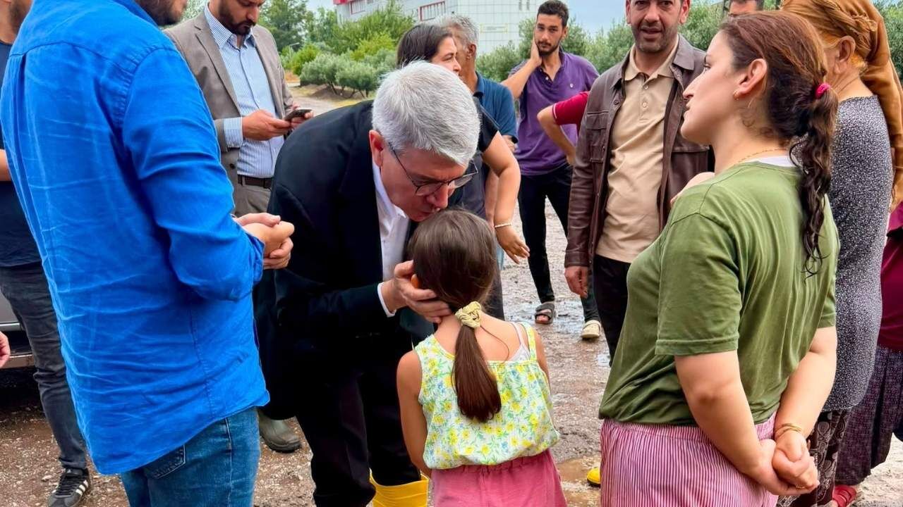 Ak Parti Osmaniye Teşkilatı Afet Bölgesinde (1)