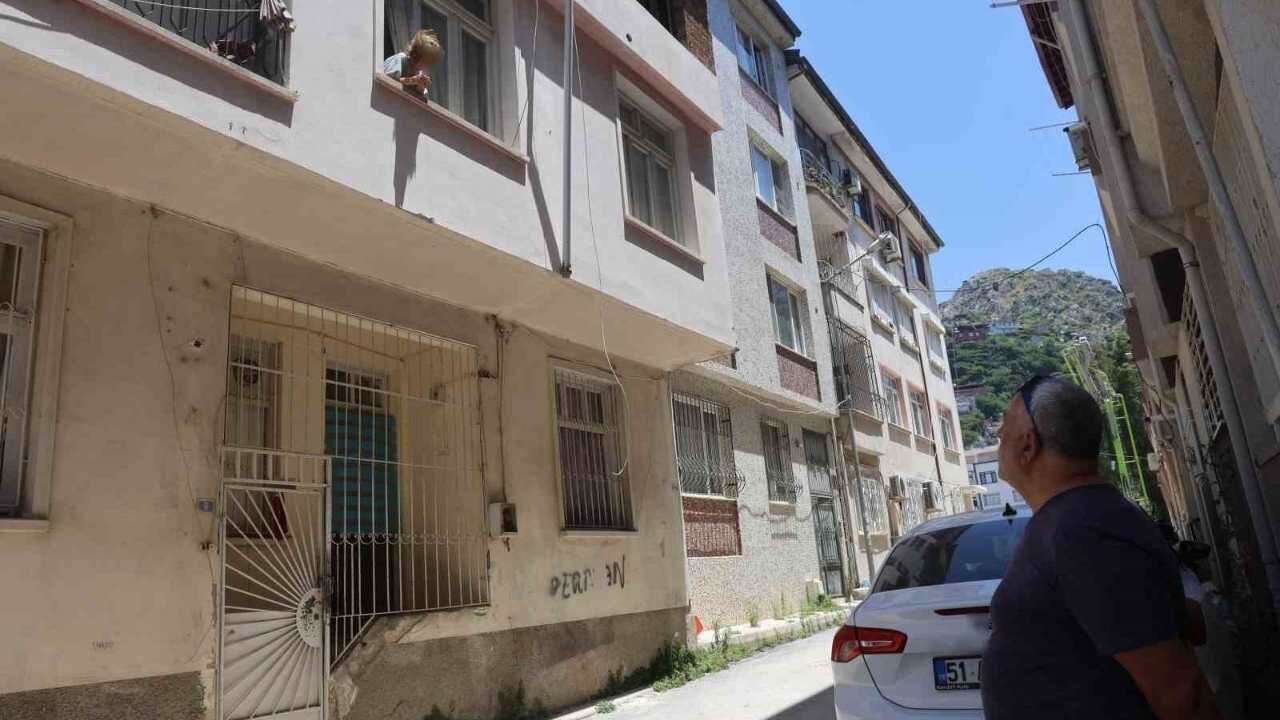 Alzaymır Hastası Yaşlı Kadın Yardım Çığlıkları Atıyor (2)-1
