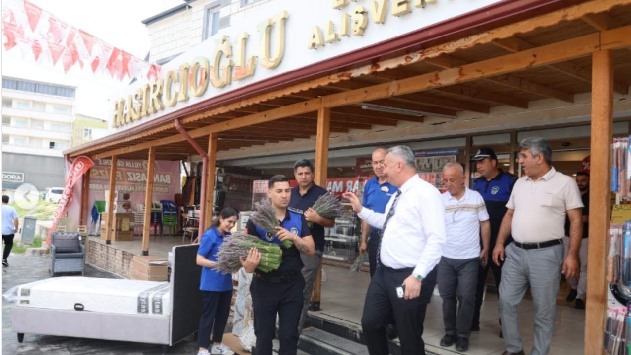 Başkan İba'dan Esnafa Mis Kokulu Sürpriz (1)