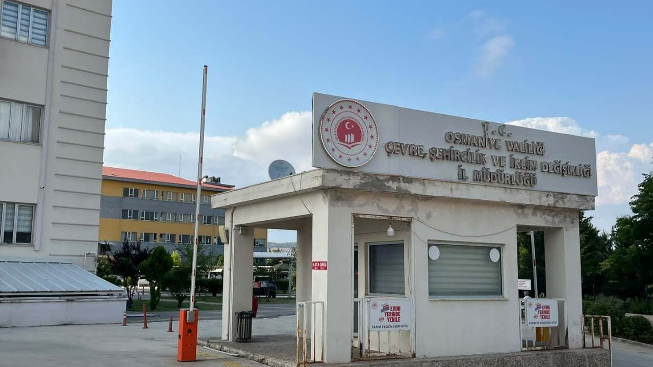 Çevreye Dair En İronik Karelerden Biri Osmaniye’de Objektife Yansıdı (1)
