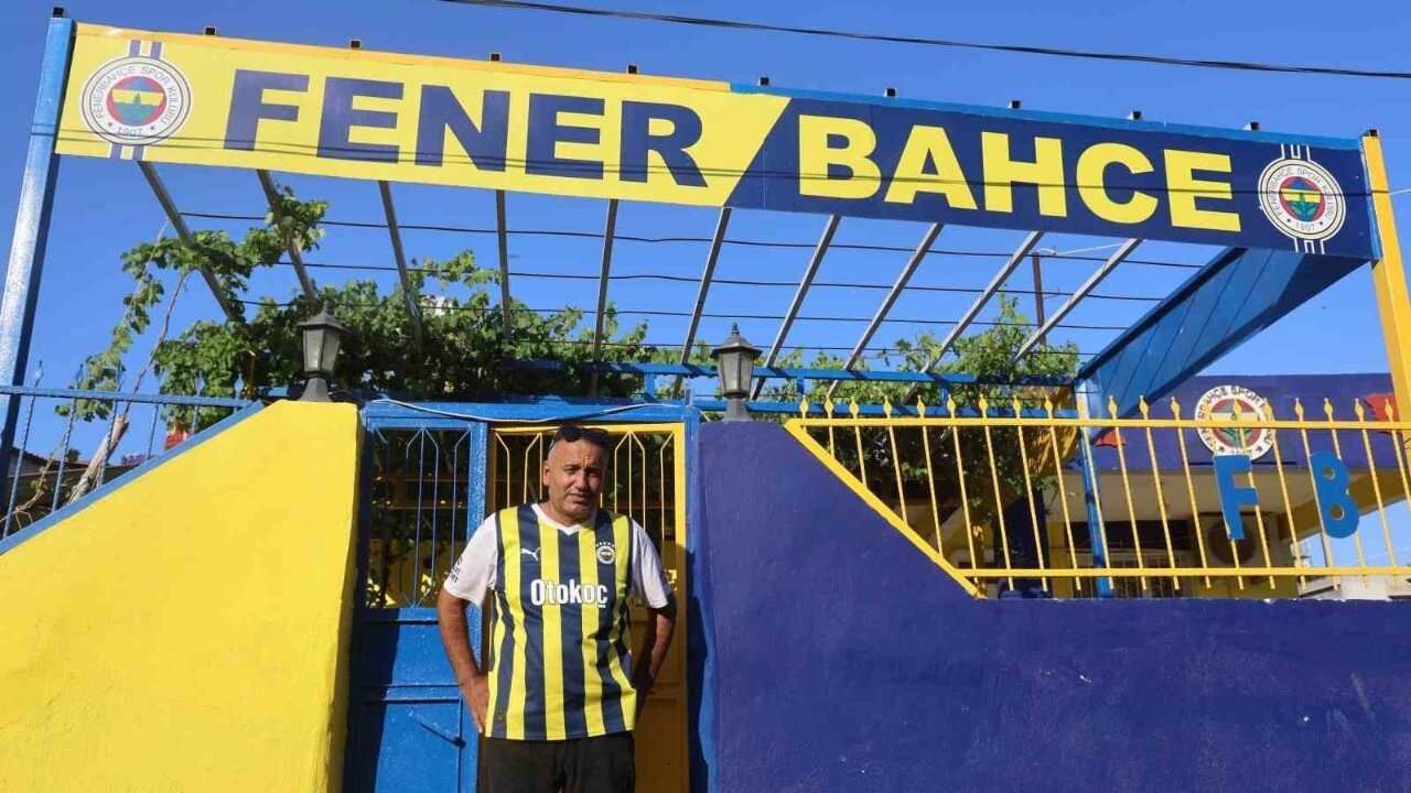 Depremde Evi Yıkılan Taraftar Yeni Yuvasını Sarı Laciverte Boyattı (1)