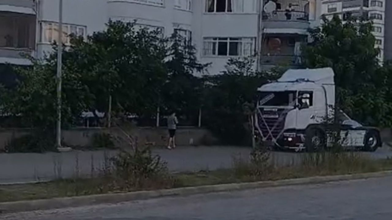 Düğün Konvoyunda Havalı Korna Çalan Sürücüler Yakalandı (2)