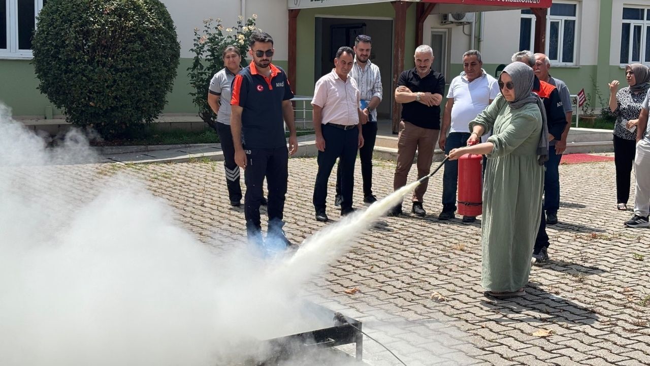 Düziçi Myo’da Afad’dan Personelle Afet Farkındalık Eğitimi Ve Yangın Tatbikatı (3)