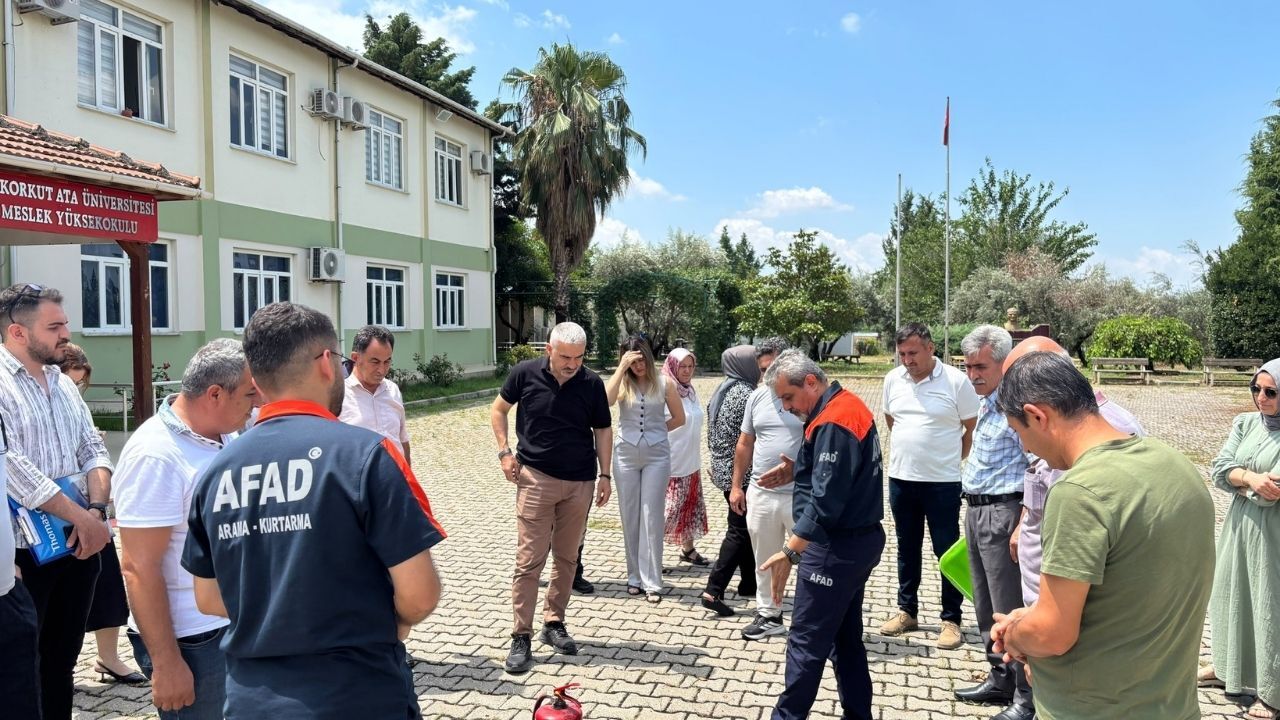 Düziçi Myo’da Afad’dan Personelle Afet Farkındalık Eğitimi Ve Yangın Tatbikatı