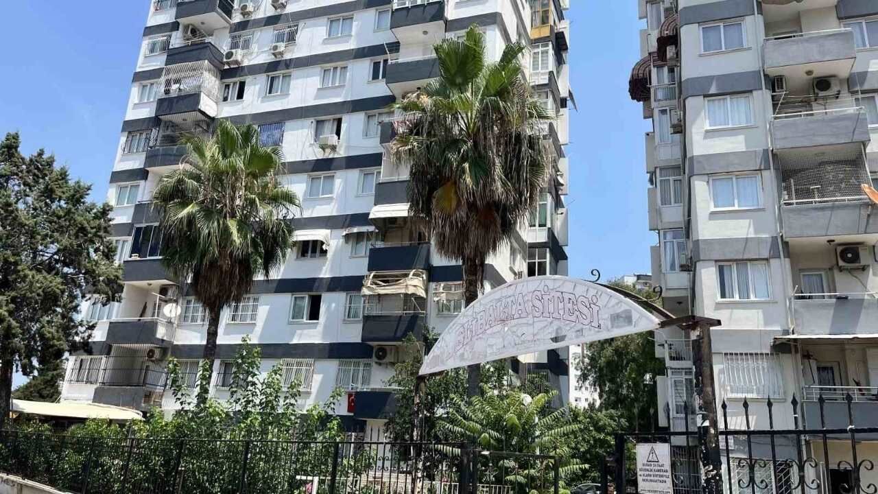 Eşini Çekiçle Yaralayıp Kaçan Firari Koca Aranıyor (2)