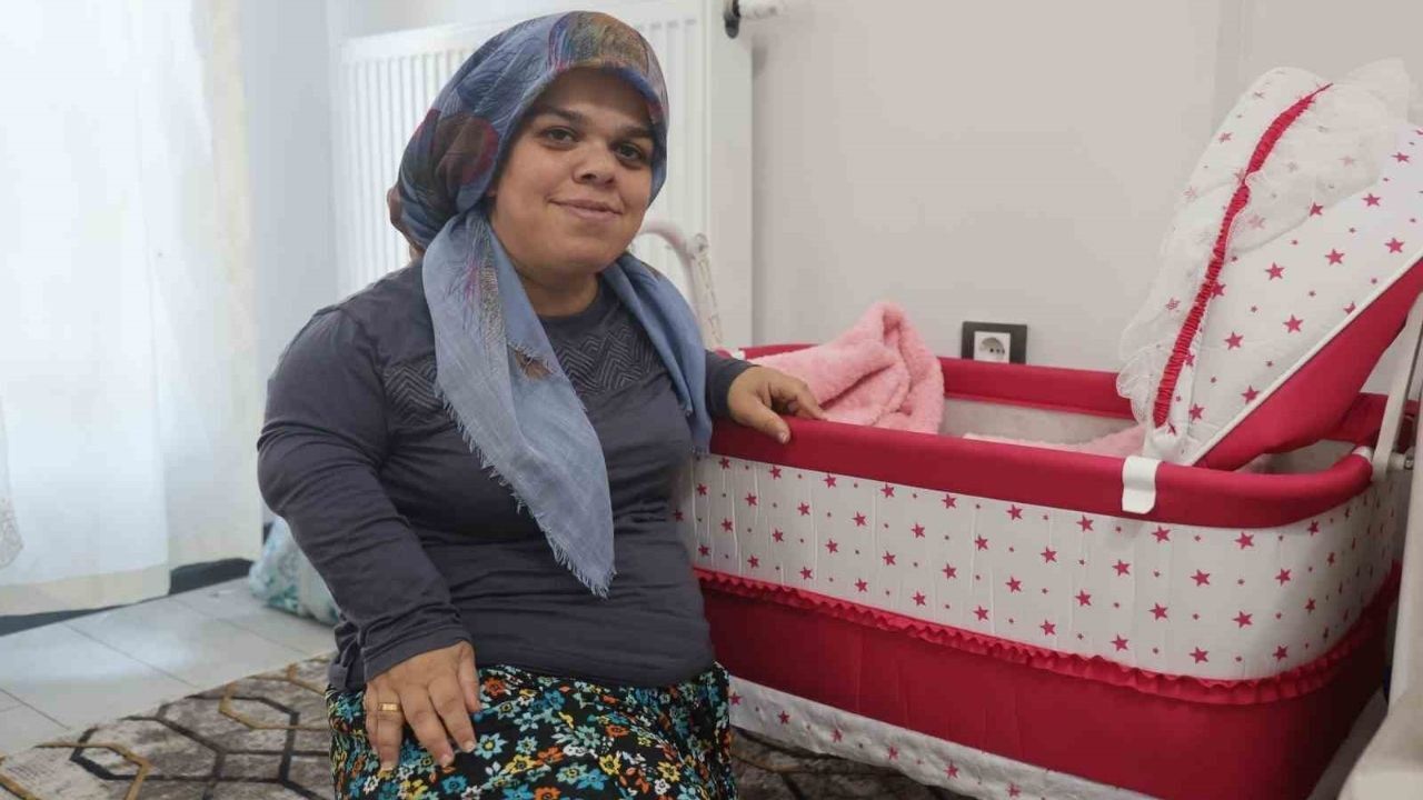 Hatay Yayladağı'nda 21 Yıl Sonra Evlenen Cüce Çiftin Bebekleri Nasıl Doğdu (2)