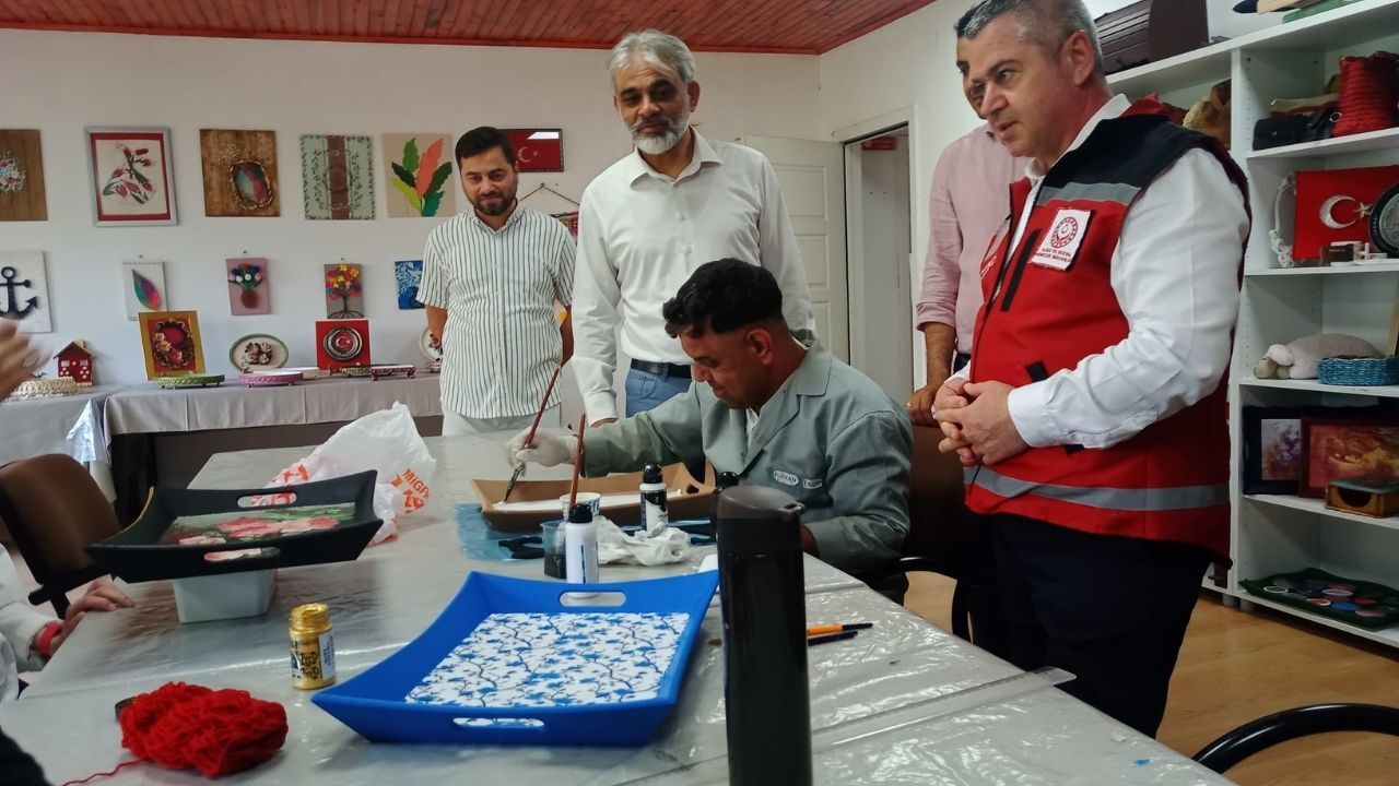 İl Müdürü Naci Yılmaz, Rehabilitasyon Merkezi Sakinleriyle Buluştu (1)