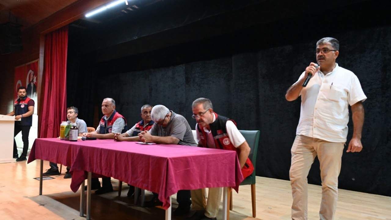 Kadirli Çiftçisine Sertifika Ve B Reçete Eğitimi (2)