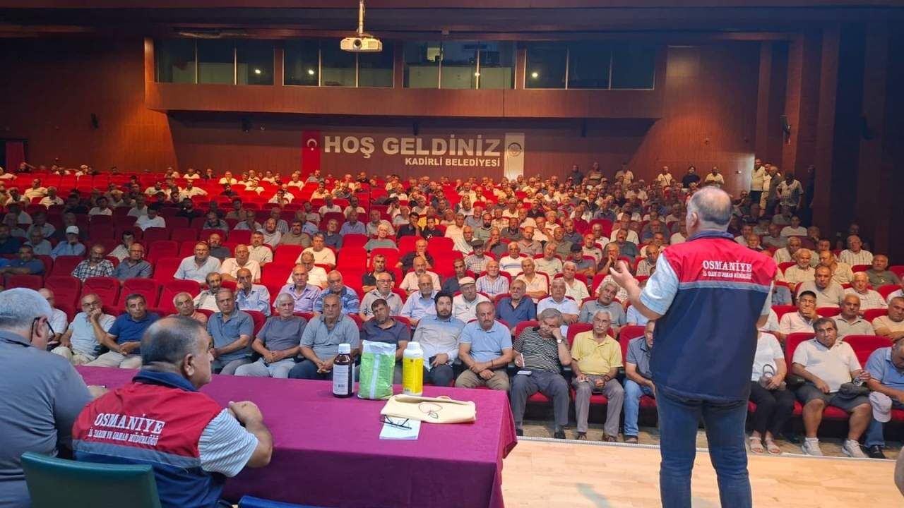 Kadirli Çiftçisine Sertifika Ve B Reçete Eğitimi (3)