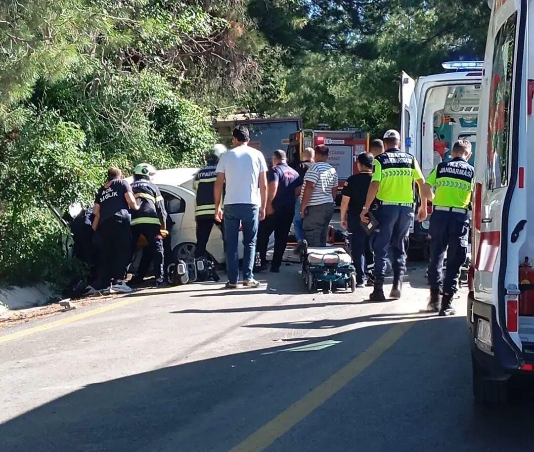 Kamyon ve Otomobil Çarpıştı! Kadirli'de Can Pazarı!