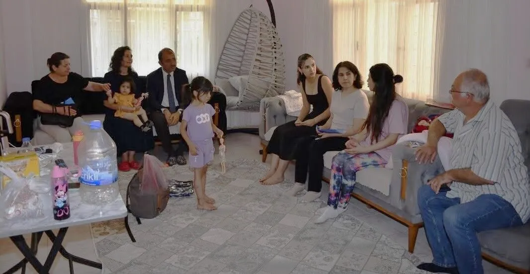 Kadirli'de Yeni Anne Olan Ailelere Devlet Eli