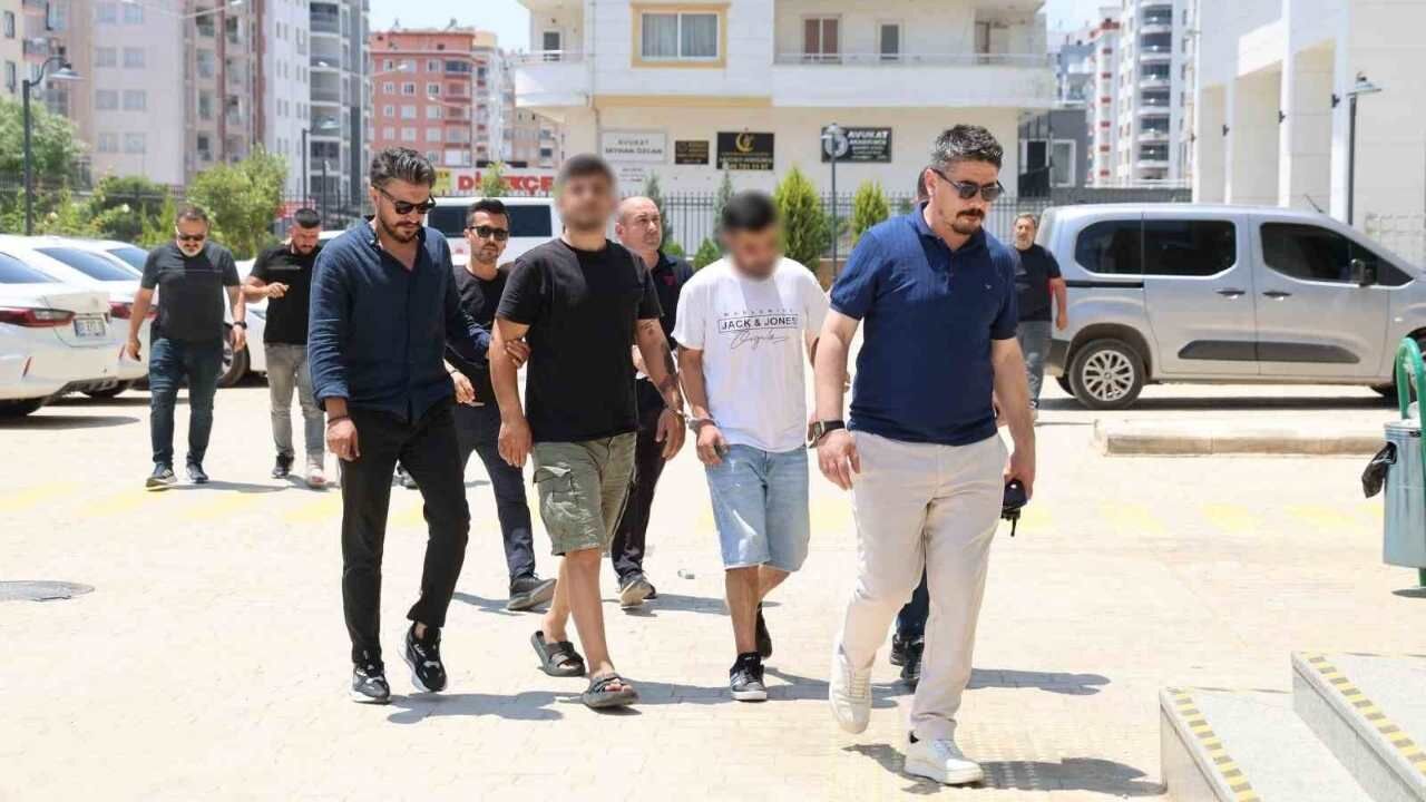 Kozan Adliyesi Önündeki Silahlı Kavga Nasıl Başladı (2)