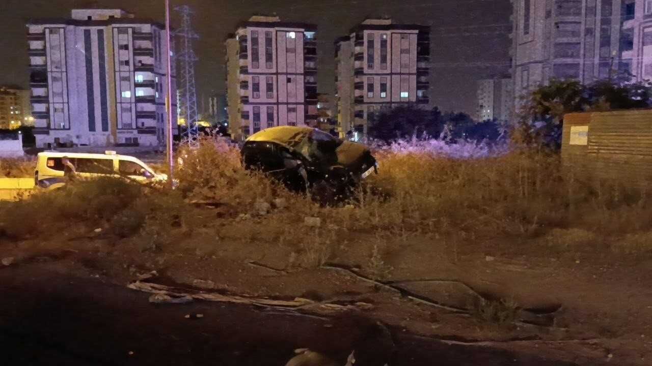 Kozan Çevre Yolunda Takla Atan Otomobil Kazası Gerçekleşti (2)