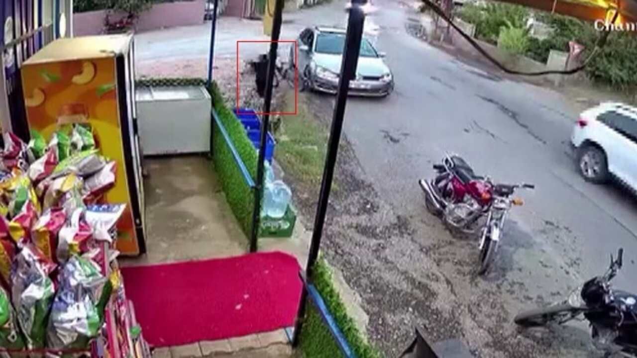 Kuyuya Düşen Çocuğu Esnaf Son Anda Kurtardı (2)