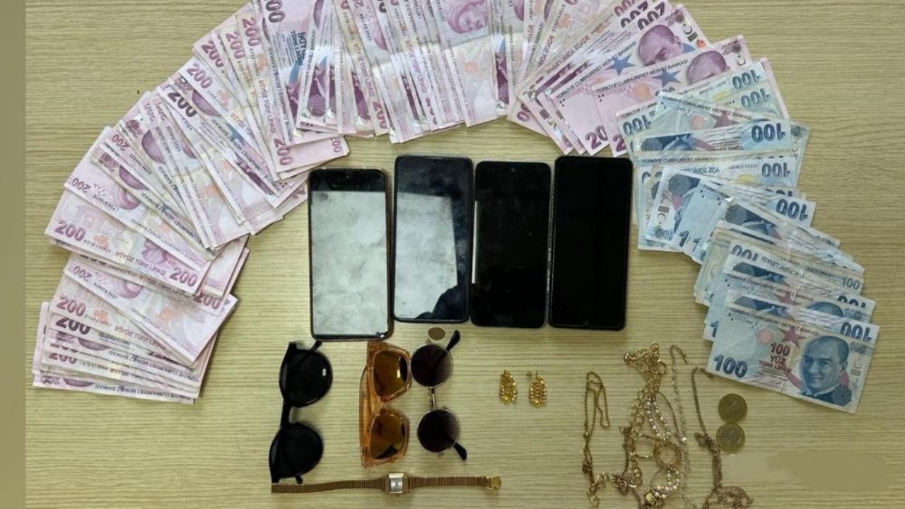 Mersin’de Plaj Hırsızlığı Yapan 5 Şüpheli Osmaniye’de Yakalandı! (1)