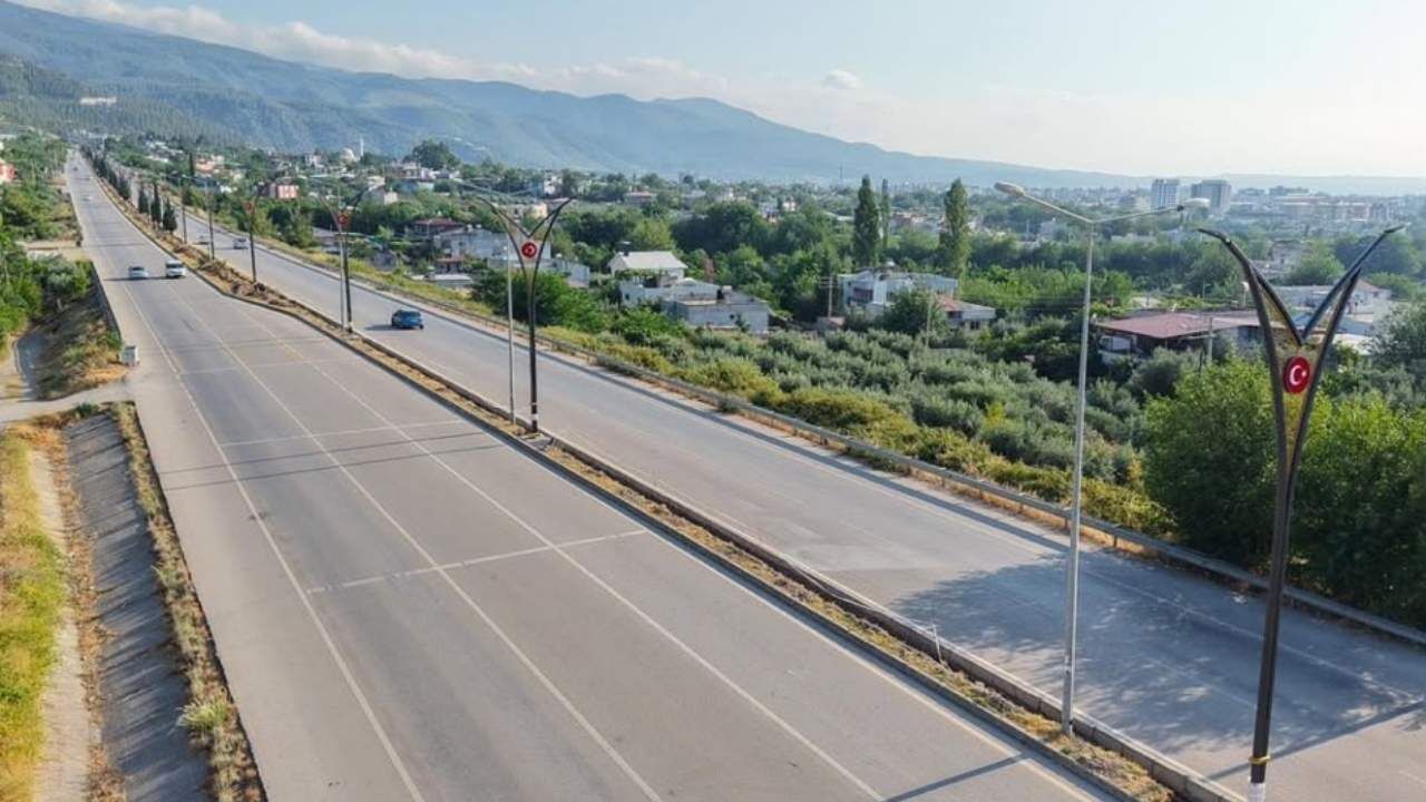 Montajlar Başladı! Osmaniye’ye Tepeden Bakanları Büyüleyecek Manzara (4)