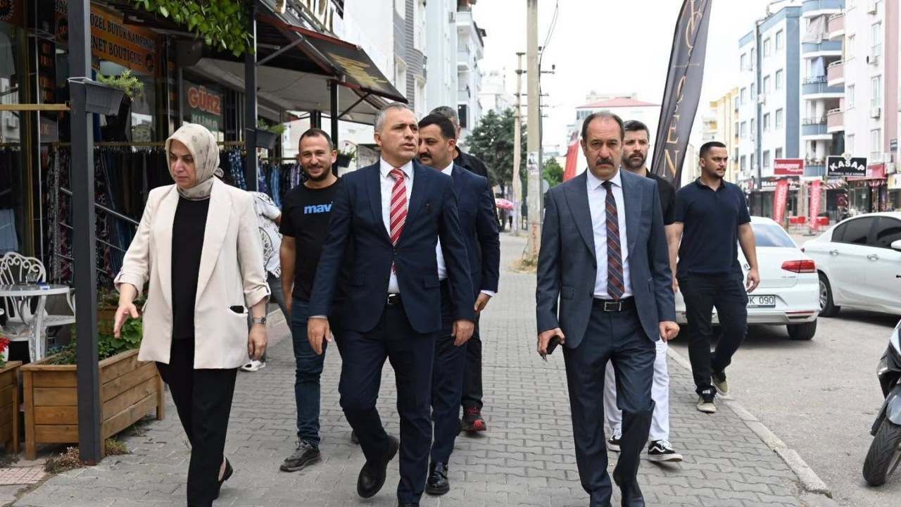 Osmaniye Akyar Caddesi’ndeki Yol Ve Kaldırım Çalışmalarını Denetledi (2)