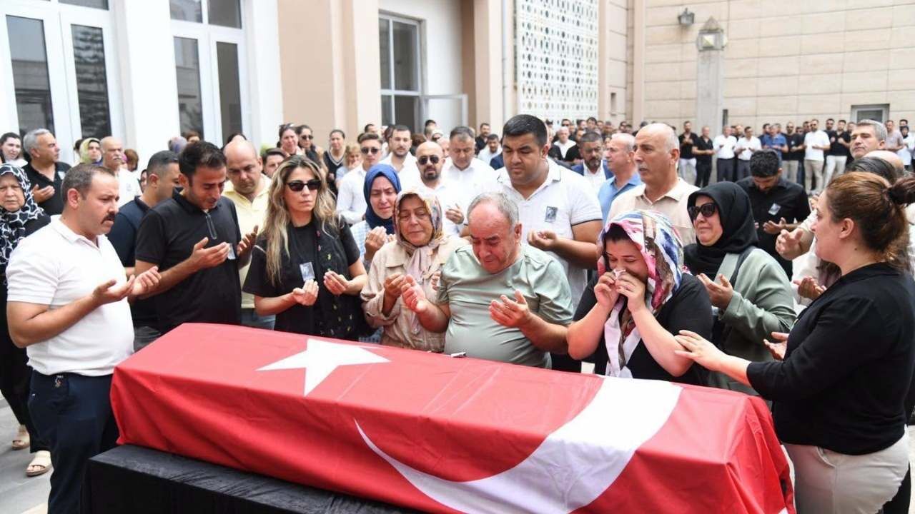 Osmaniye Belediyesi Personeli Ertuğrul Acarsoy Son Yolculuğuna Uğurlandı (1)