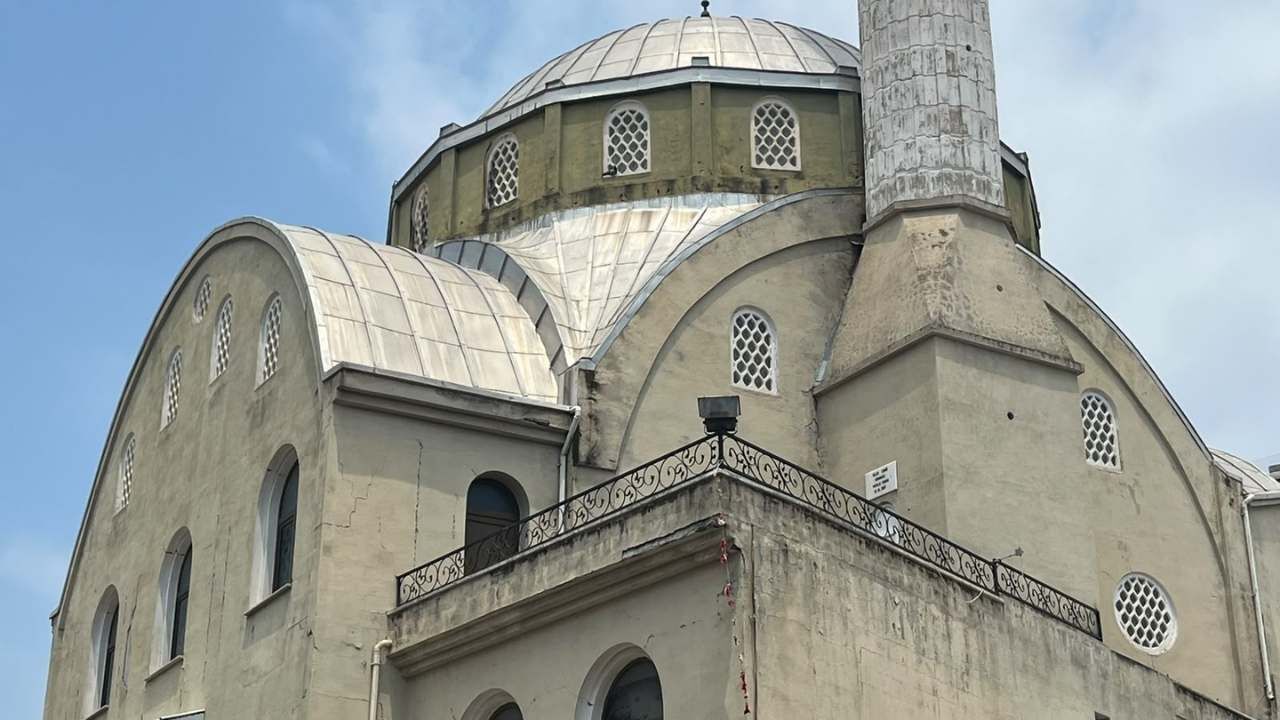 Osmaniye Çarşı Merkezindeki Cami Kaderine Terk Edildi! (4)
