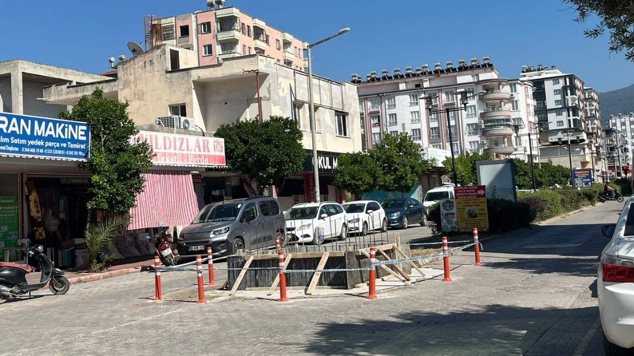 Osmaniye Eski Saat Kulesi Yine, Yeni, Yeniden Aynı Yerinde (1)