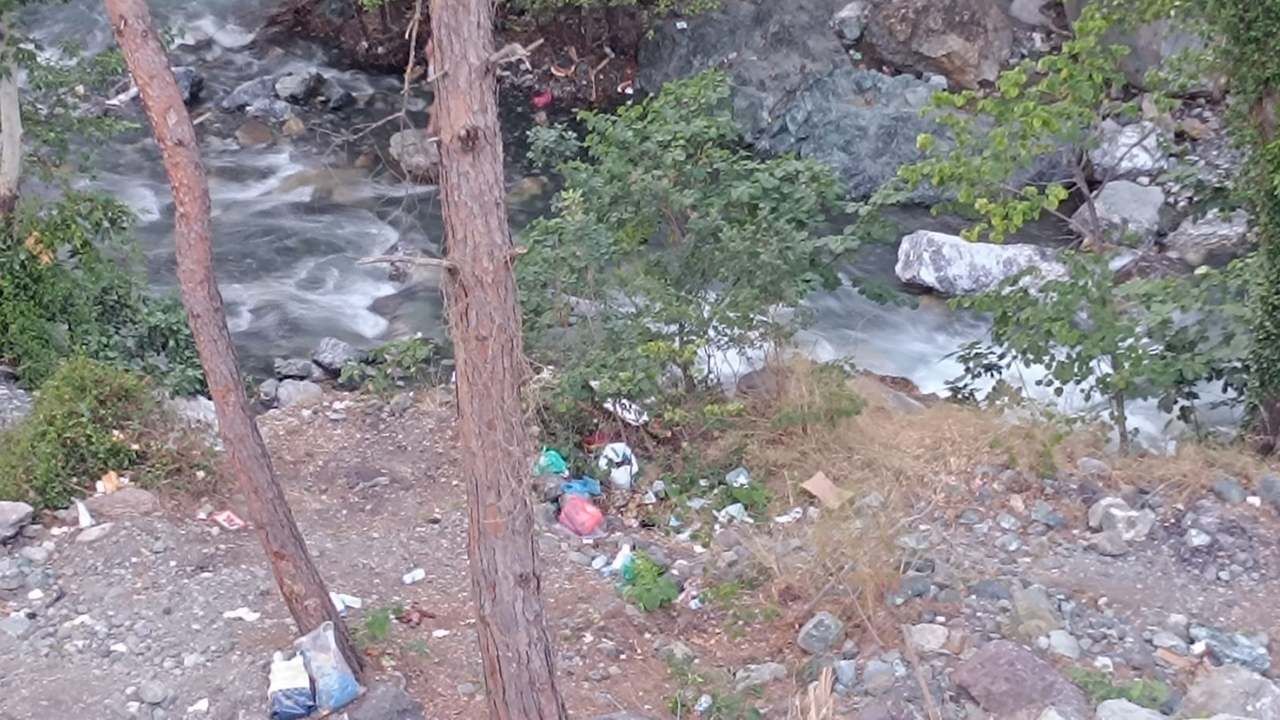 Osmaniye Saklı Şelale'de Çevre Ayıbı (3)