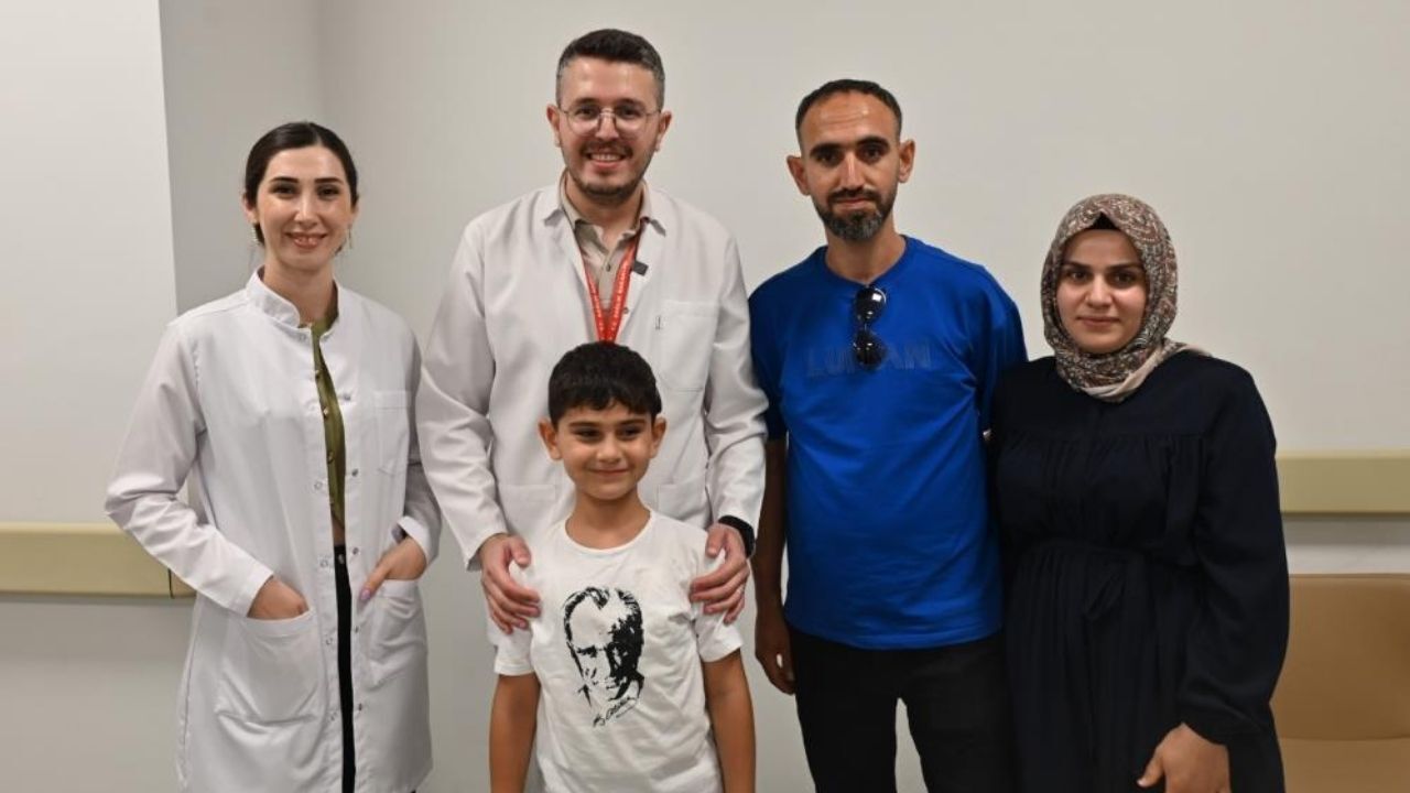 Osmaniye'de 7 Yaşındaki Harun 1 Yıl Sonra Anne Ve Babasının Sesini Duydu!
